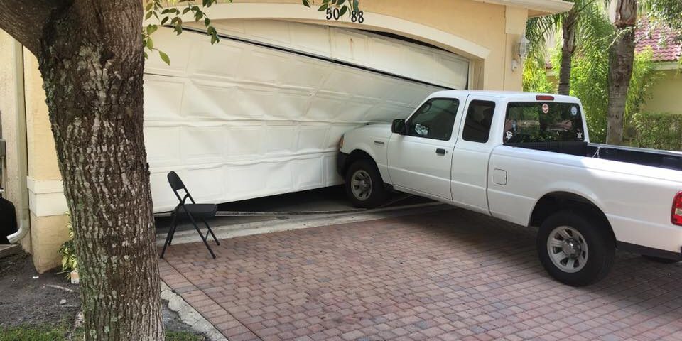 3 Reasons to Reconsider DIY Garage Door Repair